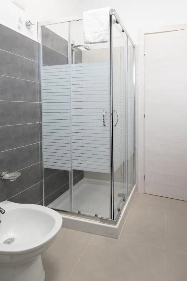 Lighthouse Apartment 陶尔米纳