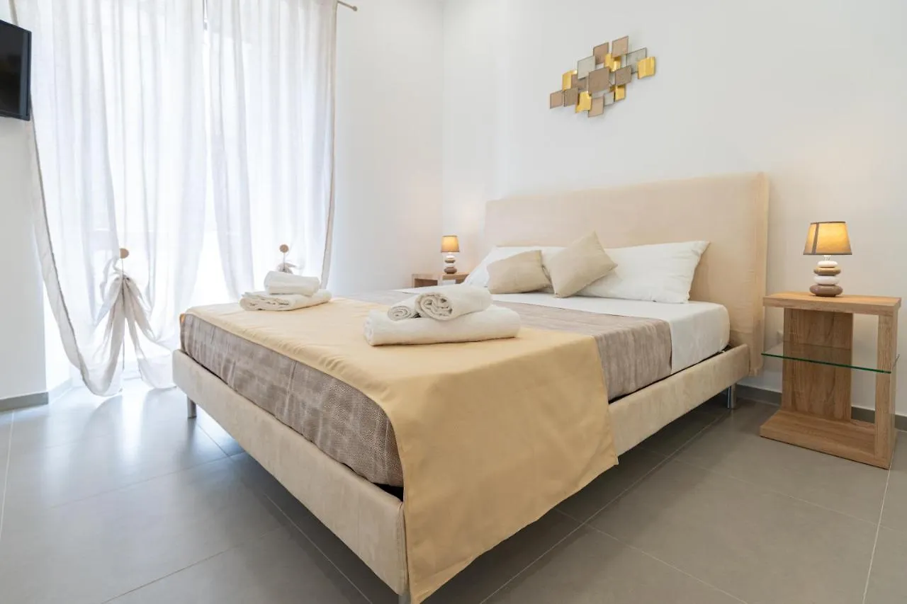 Lighthouse Apartment 陶尔米纳 招待所